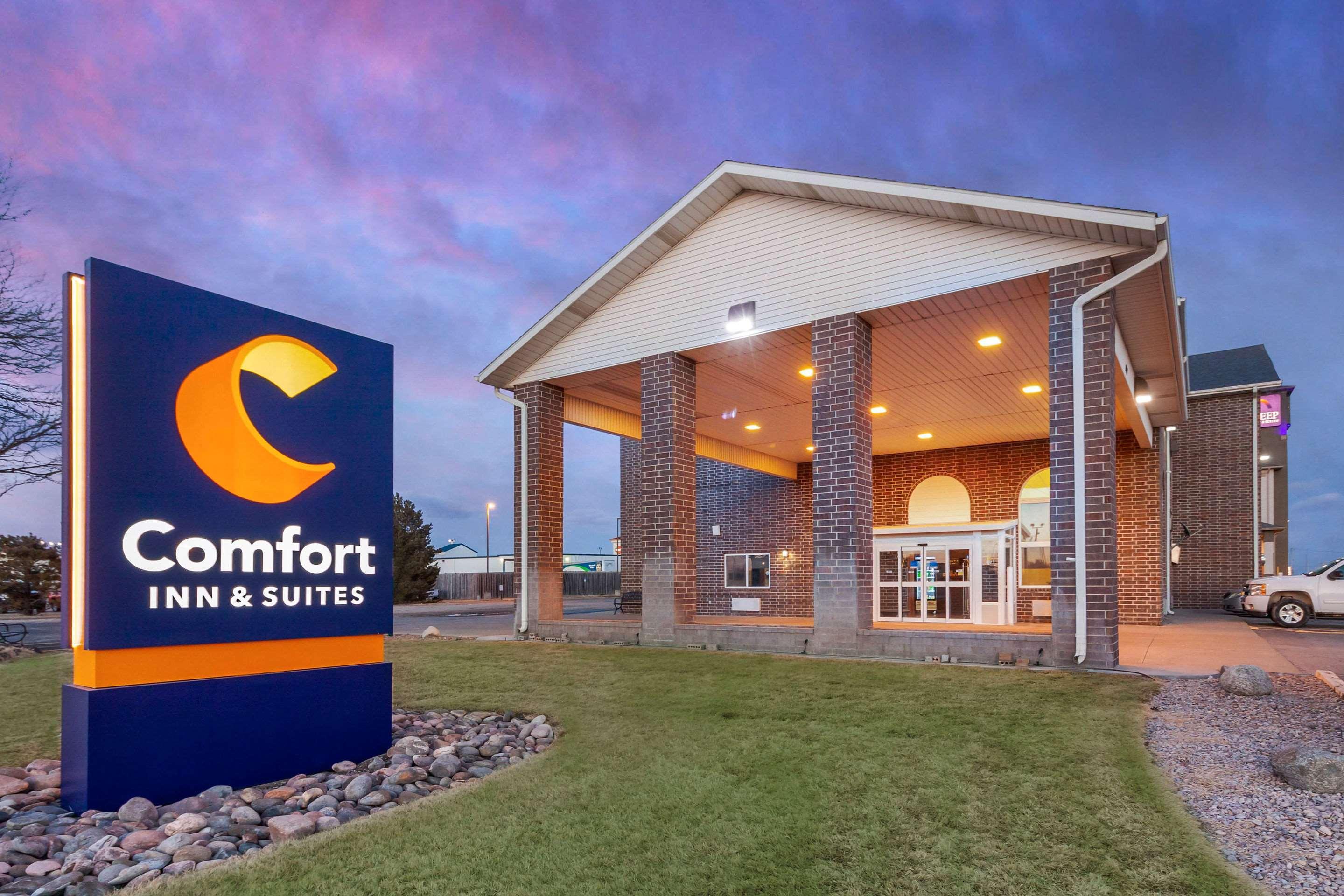 Comfort Inn & Suites Hays I-70 Exterior photo