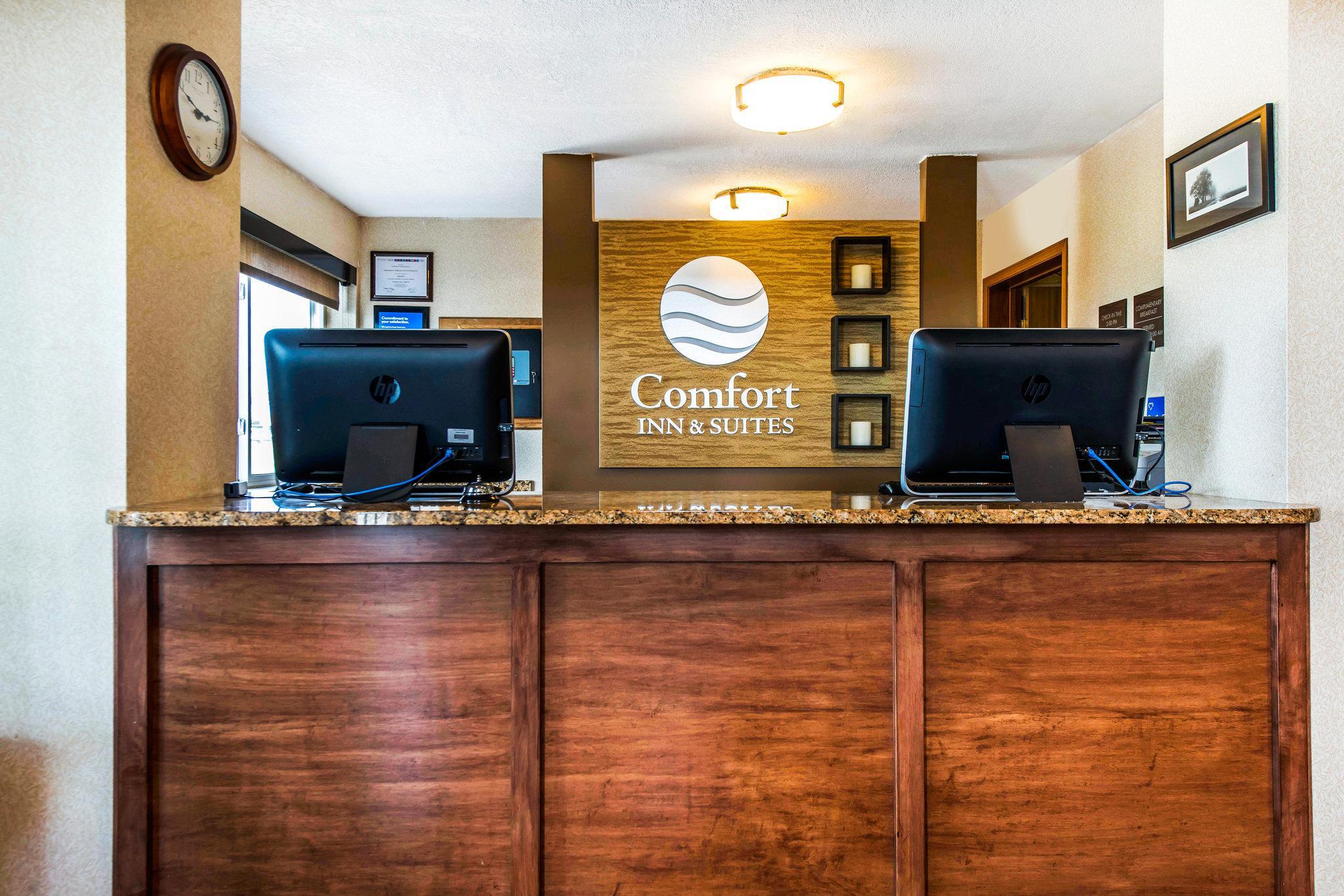 Comfort Inn & Suites Hays I-70 Exterior photo