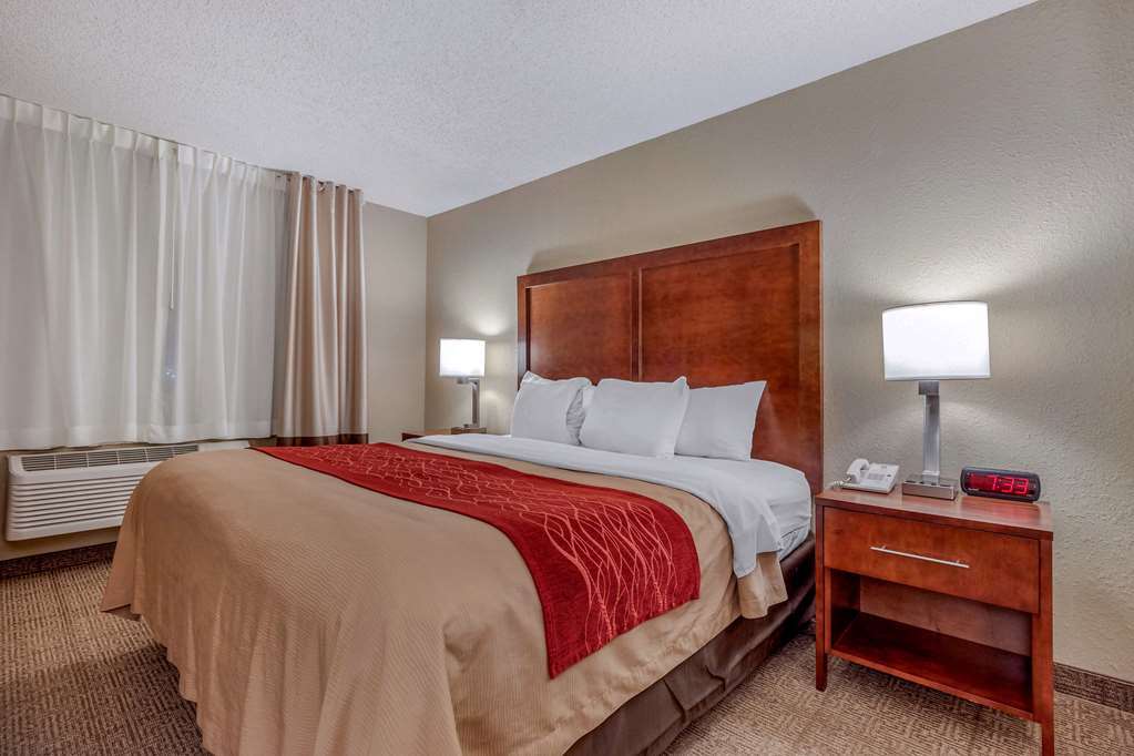 Comfort Inn & Suites Hays I-70 Room photo