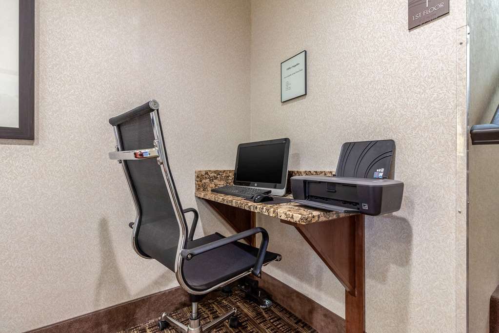 Comfort Inn & Suites Hays I-70 Facilities photo