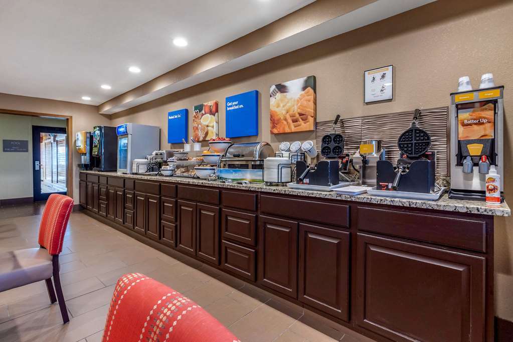 Comfort Inn & Suites Hays I-70 Restaurant photo